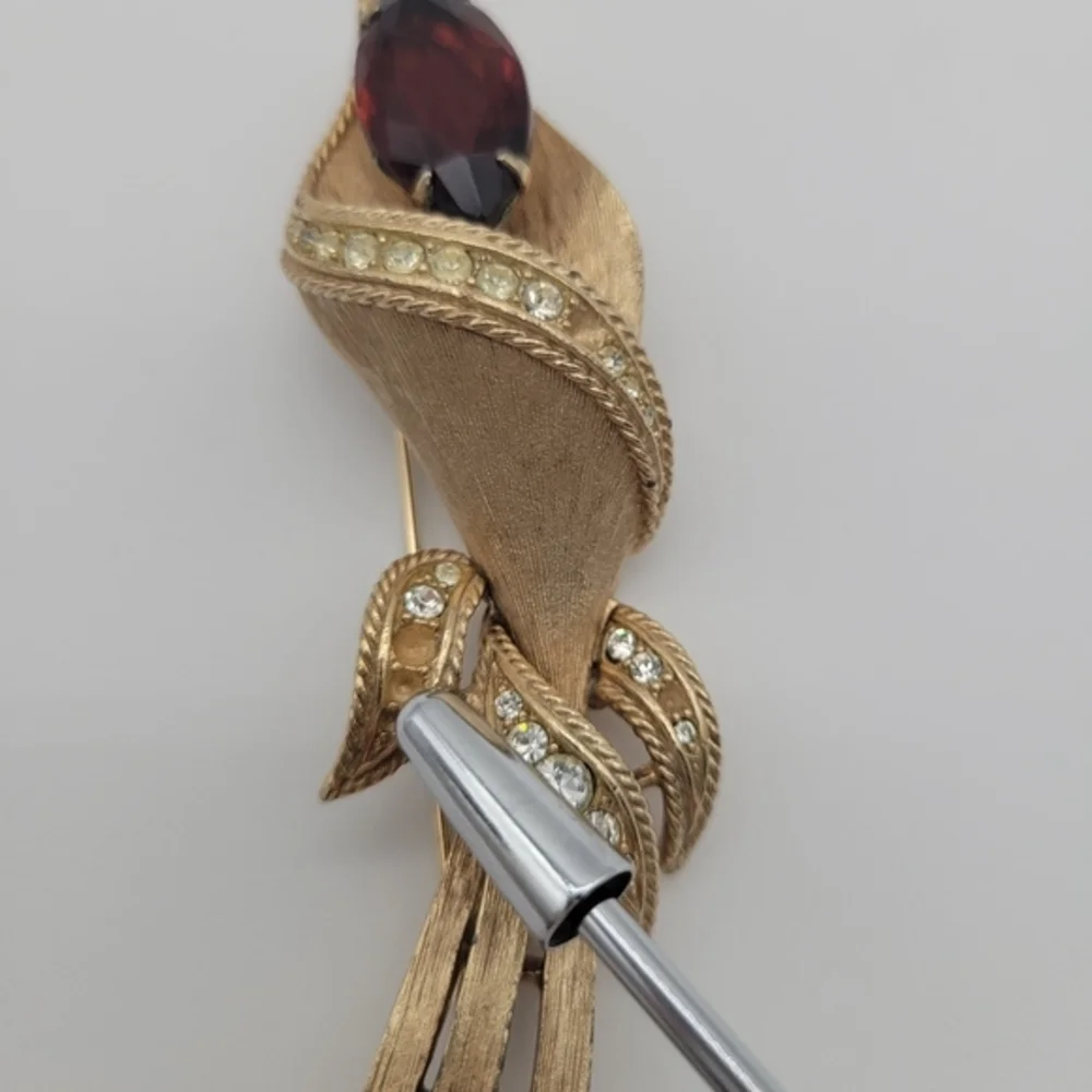 Vintage 1950'sSarah Coventry Calla Lily Topaz & Goldtone‎ Brooch
